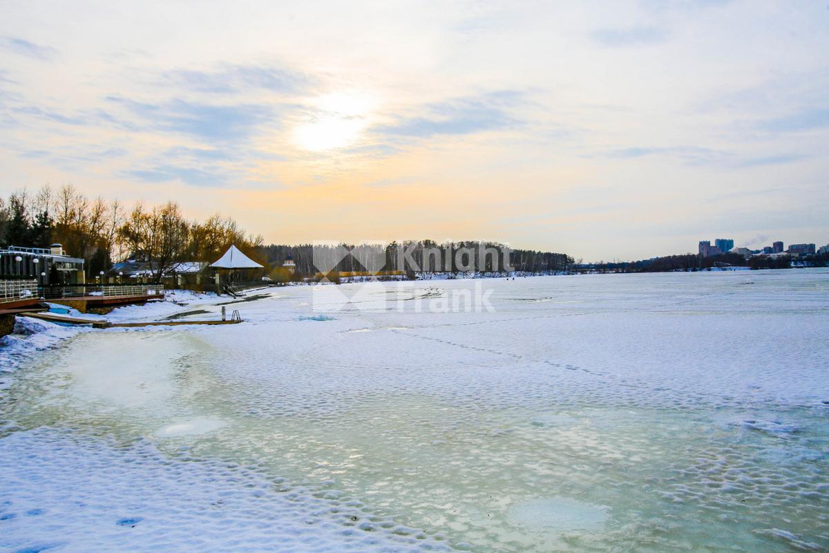 Загородный 🏠 дом 1039 м² в поселке Мякинино(остров) на  Новорижском шоссе, цена $ 3.5 млн. | Лот hs1309315