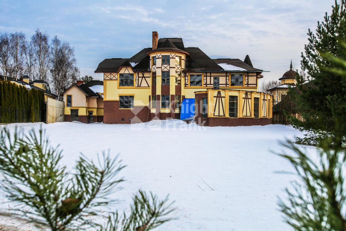 Загородный 🏠 дом 1039 м² в поселке Мякинино(остров) на  Новорижском шоссе, цена $ 3.5 млн. | Лот hs1309315