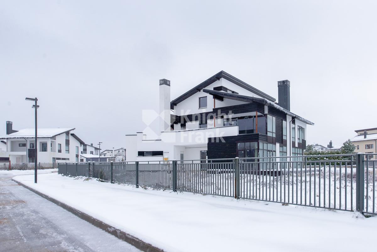 Загородный 🏠 дом 603 м² в поселке Высокий берег на  Волоколамском шоссе, цена 25 млн. руб. | Лот hs1409212