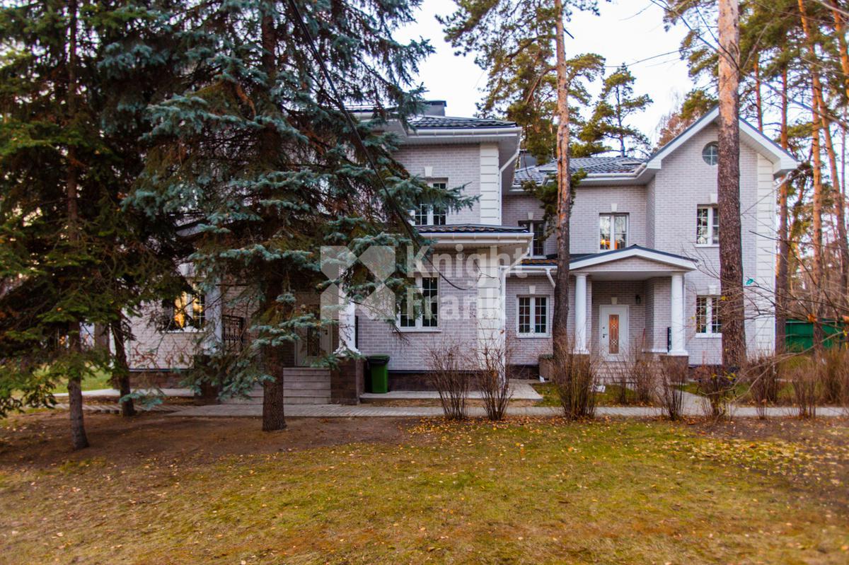 Загородный 🏠 таунхаус 248 м² в поселке Серебряный бор на в  черте города, цена 550 000 руб. в месяц | Лот hl9910494