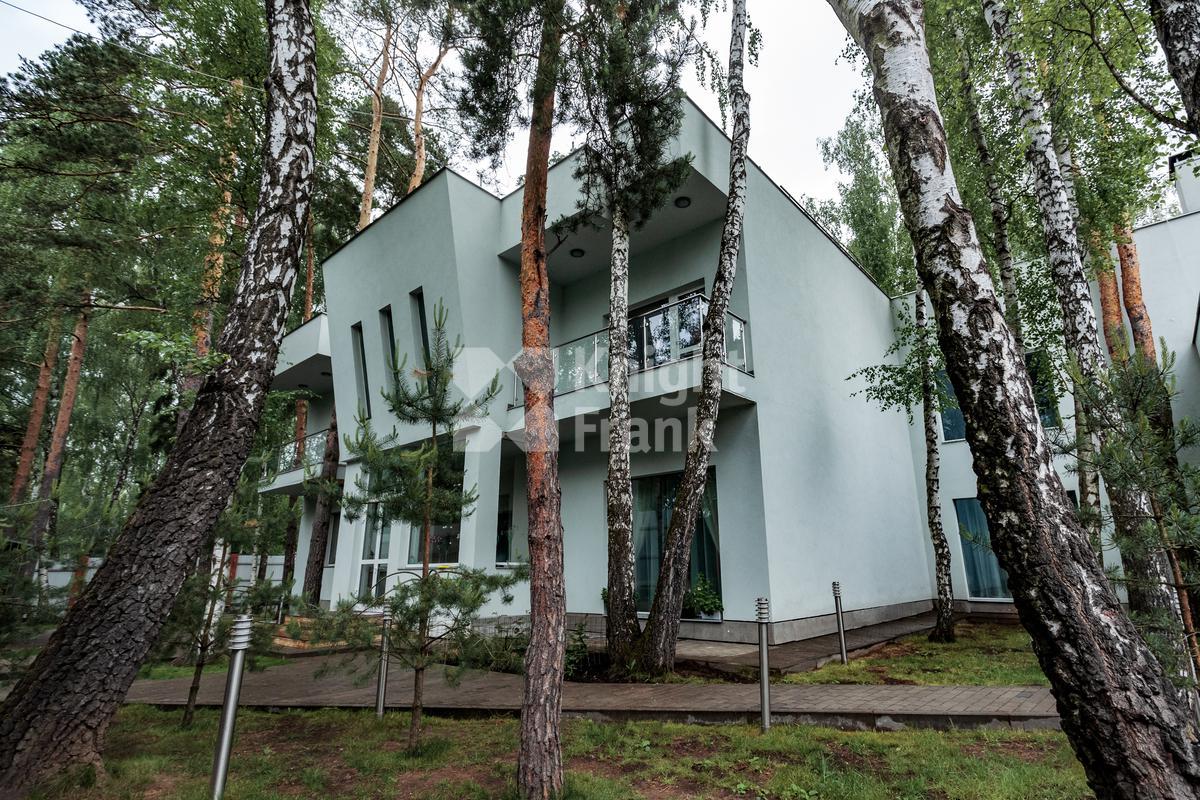 Загородный 🏠 дом 1772 м² в поселке Солослово на  Рублево-Успенском шоссе, цена 1 200 000 руб. в месяц | Лот hl9911209