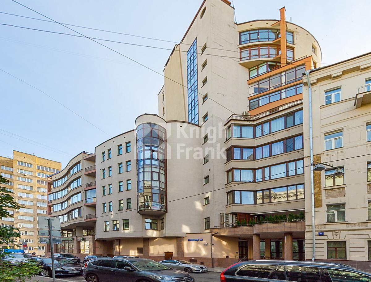 Квартира 🏠 210 м² 4 комнаты в ЖК Клубный дом Старопименовский пер., 10,  цена 700 000 руб. в месяц | Лот al39509